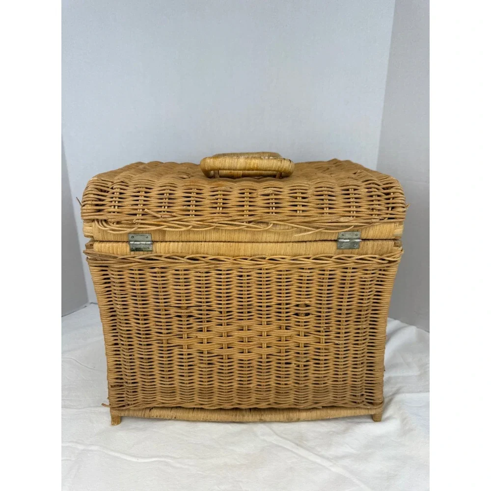 Vintage Cottage Granny Wicker‎ Storage Trunk Basket Hinged Lid & Handles Natural